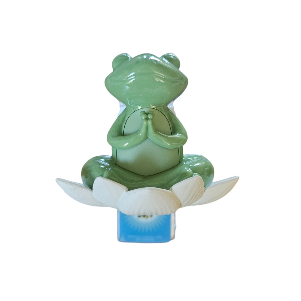 Bath & Body Works Light Up Meditating Frog Wallflower Plug In